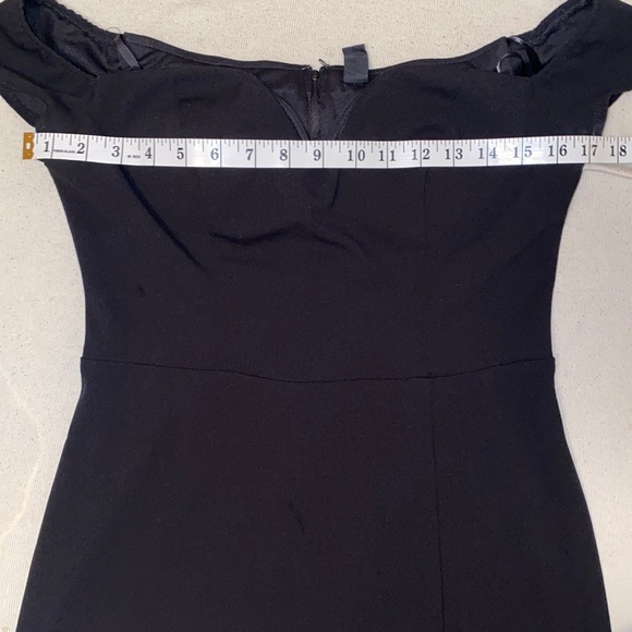 OFF THE SHOULDER WINDSOR DRESS - Picture 9 of 12